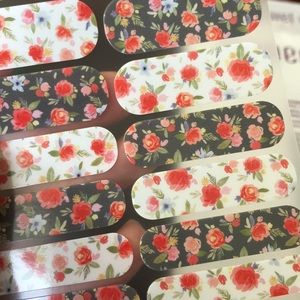 Jamberry floral she’s lovely Nail Wraps
